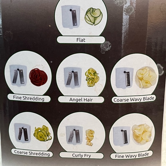 Spiralizer with 7 blades NEW original box. Great prep tool noodles & fancy veges - Picture 7 of 8